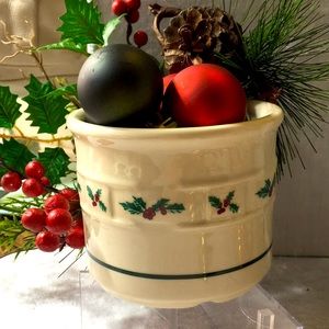 Vintage Longaberger Christmas pint crock